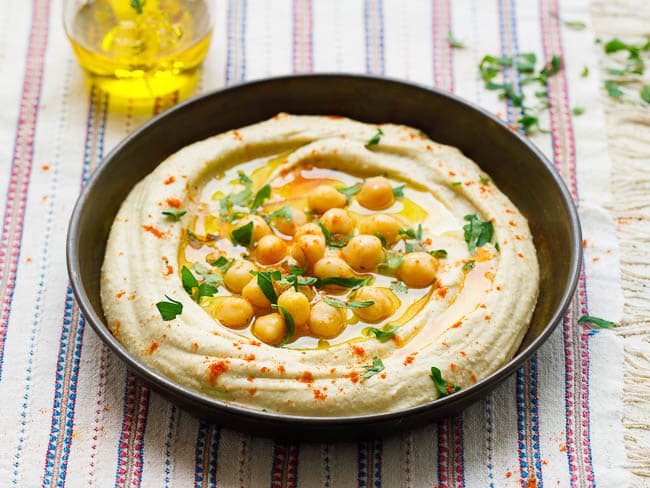Silky smooth and creamy hummus - Recipe - A kitchen in Istanbul