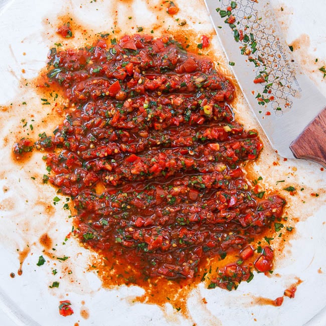 Acılı Ezme (Spicy Turkish Salad Ezmesi)
