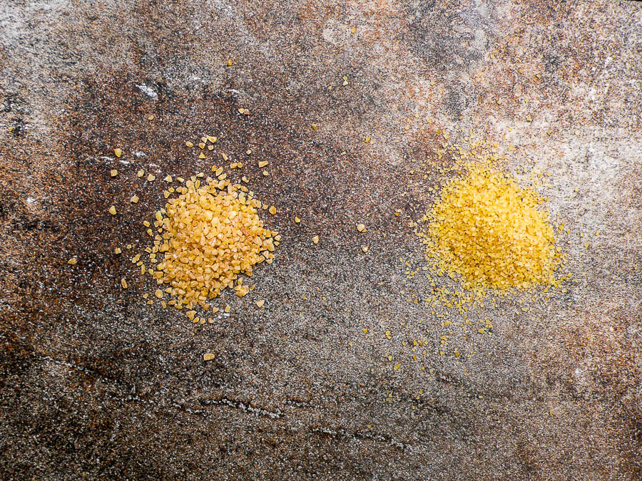 Uncooked coarse and fine bulgur seen from above, for comparison