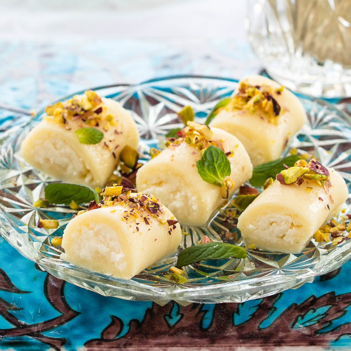 Halawet el-jibn (Sweet Syrian cheese rolls)